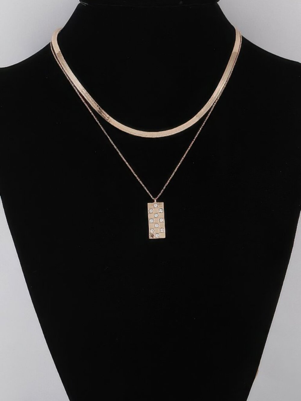 Checkered Jewel Pendant Necklace